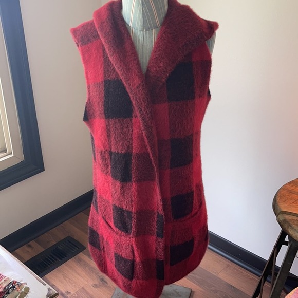Anthro Buffalo Check Red/Black Open Front Cozy Vest Size Medium - Picture 1 of 5